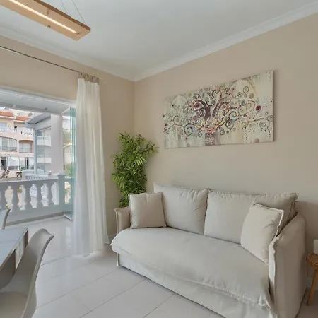 Apartment Luminoso Con Piscina San Miguel de Abona